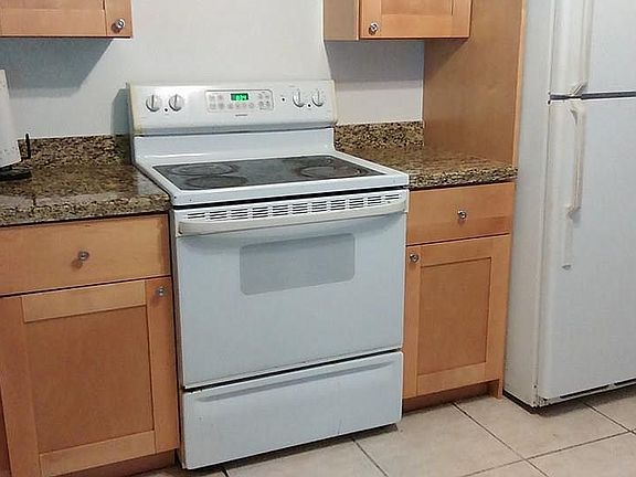 4th image of 1400 Jefferson Dr