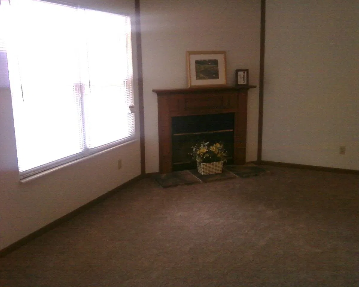 2 bed, 1.5 bath, 950 sqft, $1,300 — Photo 2