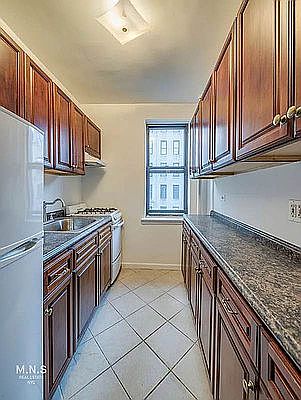 2nd image of 711 W End Ave APT 5GN