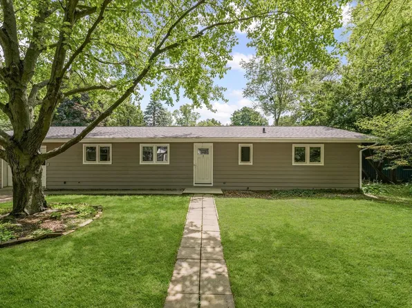 201 E Mumford Dr, Urbana, IL 61801