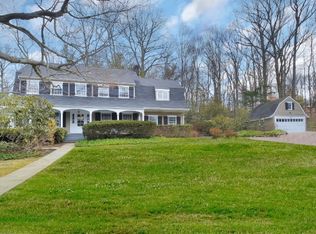 44 Old Smith Rd, Tenafly, NJ 07670