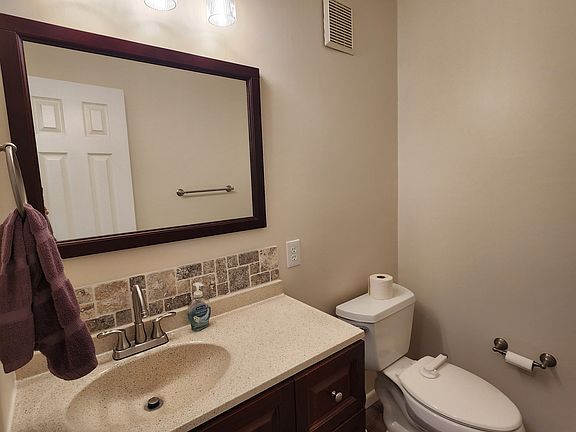 3rd image of 1344 Rolling Glen Dr