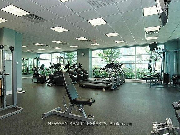 4th image of 185 Legion Rd N #1906