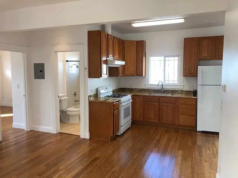 937 International Blvd — Photo 32
