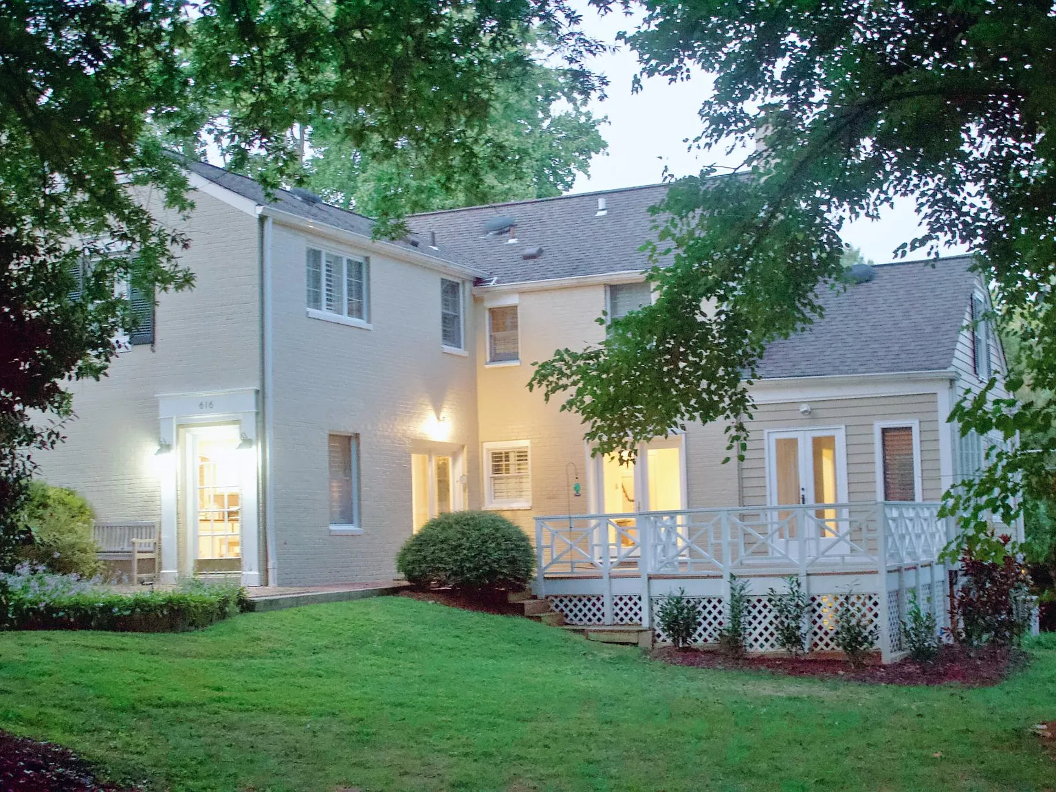 4 bed, 3.5 bath, 2335 sqft, $5,750 — Photo 2