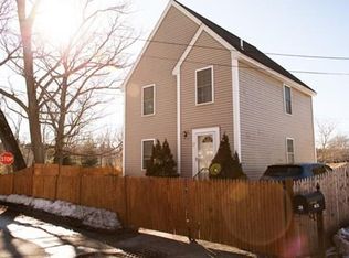 2 Meadow Ave, Merrimac, MA 01860