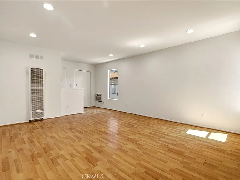 1155 Linden Ave #7 — Photo 6