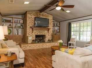 608 Honeysuckle St, White Oak, TX 75693