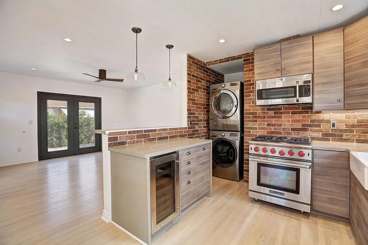 1 bed, 700 sqft, $3,995 — Photo 3