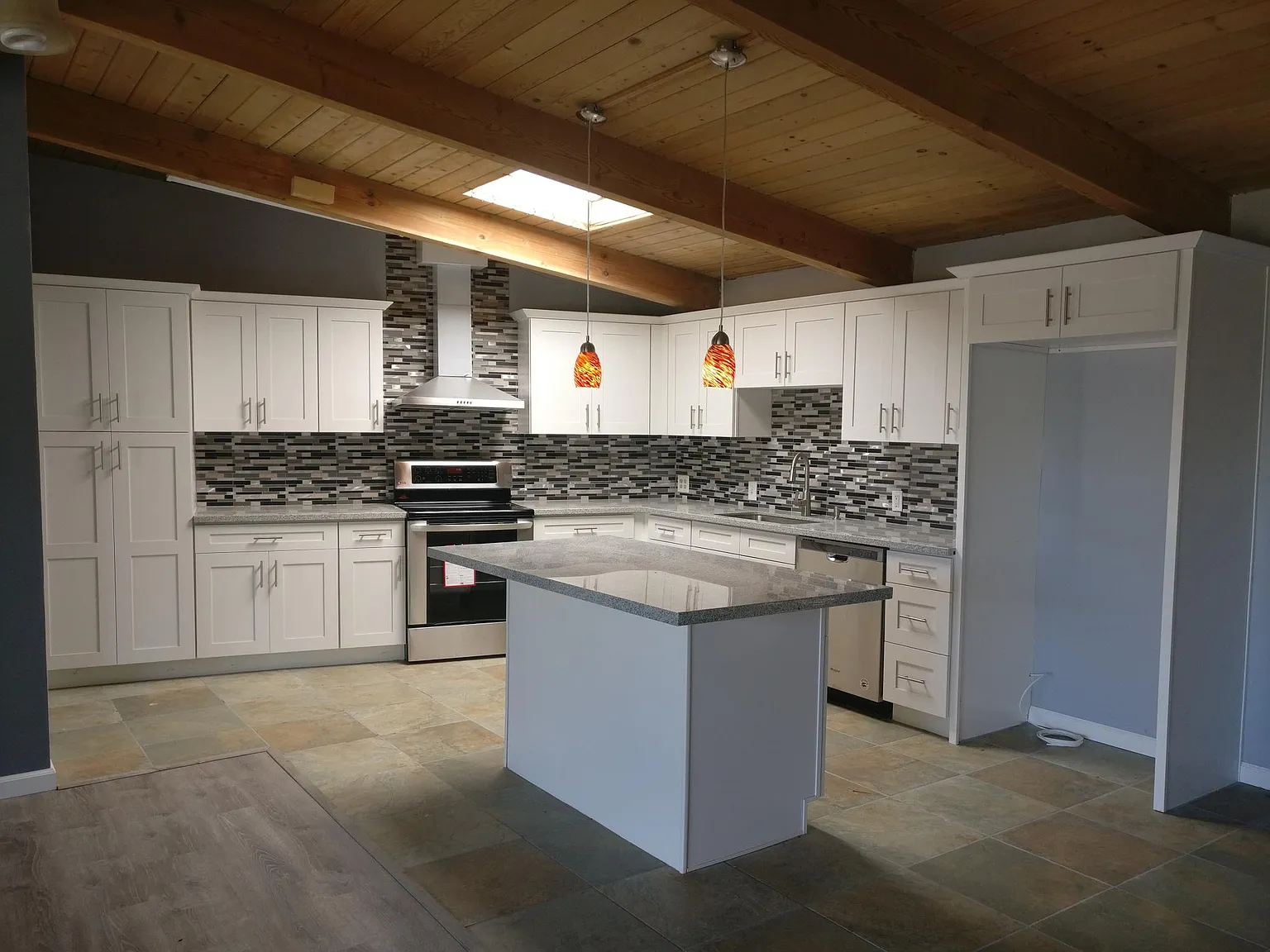 4 bed, 2008 sqft, $3,490 — Photo 1