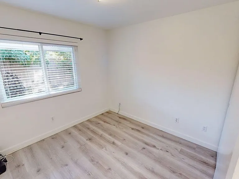 8211 Calle Minas — Photo 11