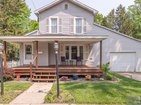 407 E Pottawatamie St, Tecumseh, MI 49286
