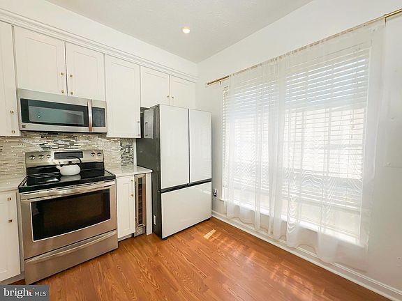 5th image of 4000 Eastview Ct