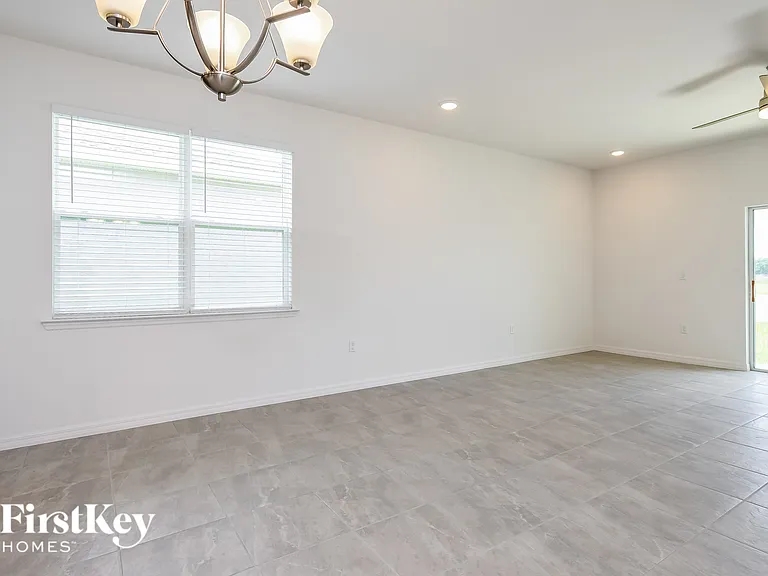 1618 Isleta Loop — Photo 5
