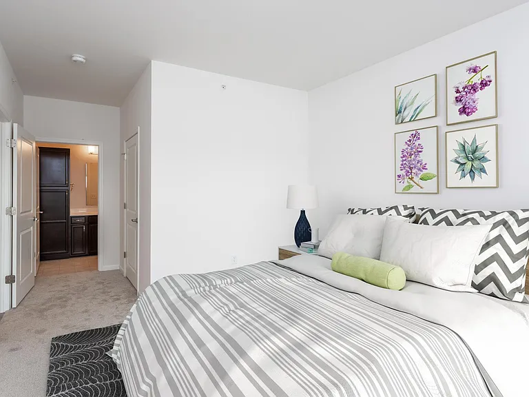 Hidden Creek Apartments — Photo 4