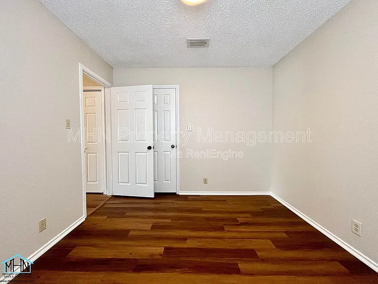 1627 Firwick Dr — Photo 17