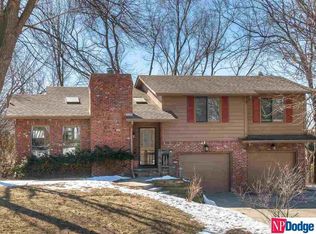 21441 Fieldcrest Dr, Elkhorn, NE 68022