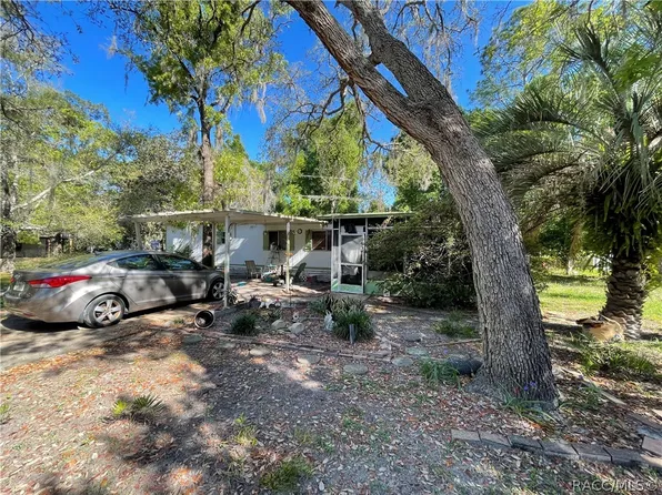 7565 W Merry Ln, Homosassa, FL 34446