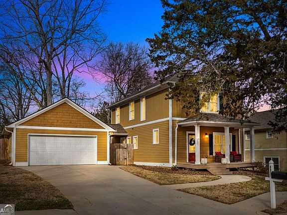 2nd image of 4557 Spring St