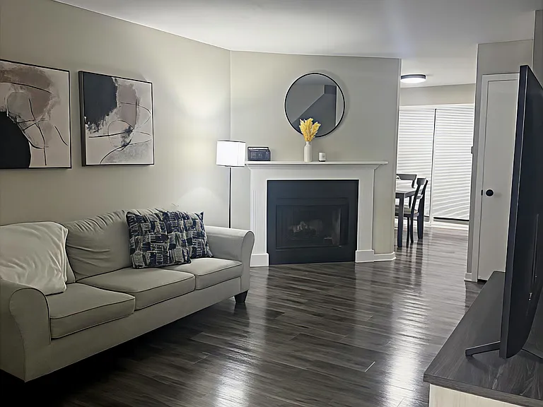 6816 Park Ridge Dr — Photo 2