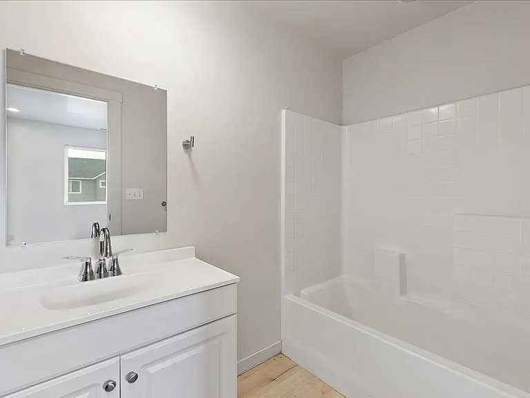 114-116 E Ravenna Ln #130 — Photo 14