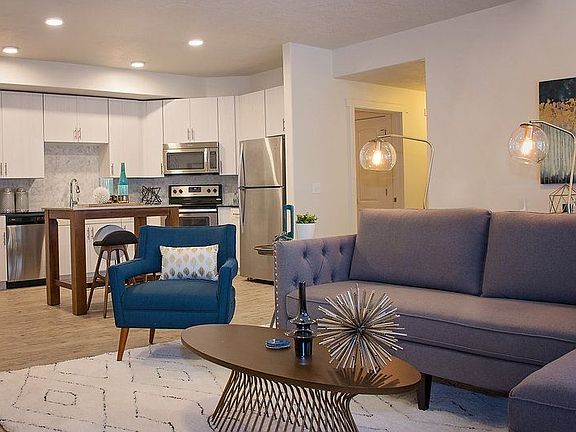 5th image of 903 E Cobblegate Dr #3-303