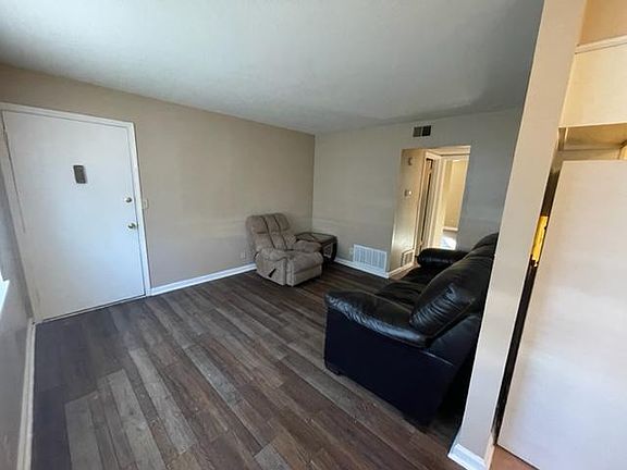 3rd image of 2922 Brinkey Way #2