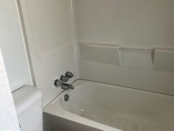 3rd image of 2031 W 104th St