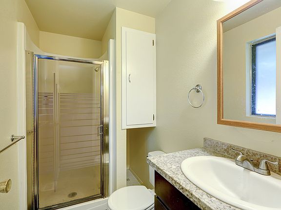 5th image of 11138 NE 129th St
