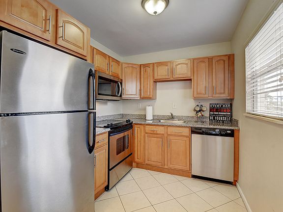 5th image of 271 Dorset Dr #G