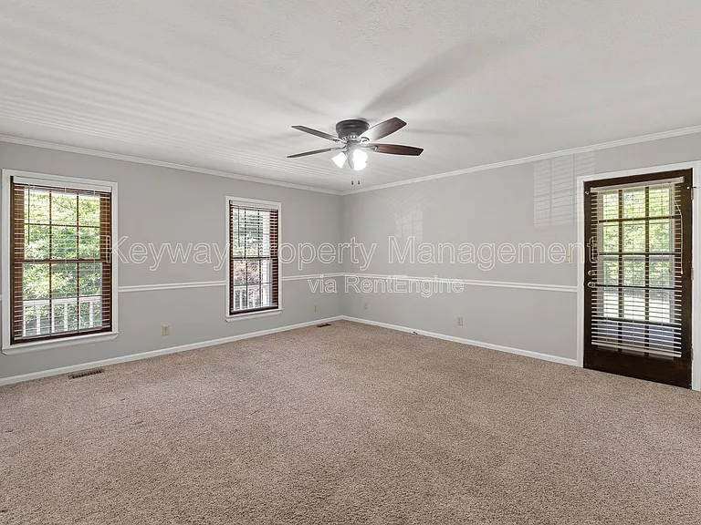 255 Silver Maple Rd — Photo 7