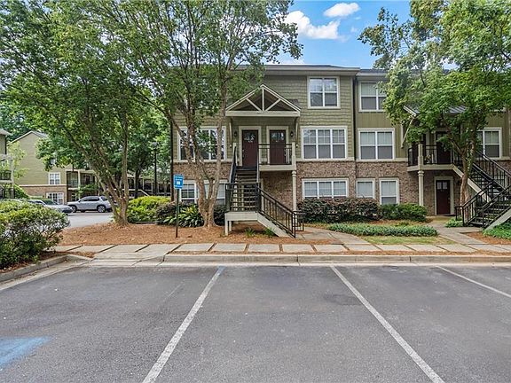 2nd image of 660 Barnett Shoals Rd APT 421