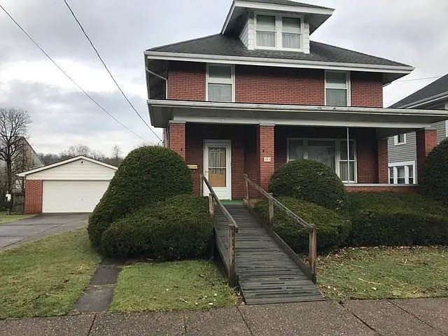 163 N Spring St photo 1