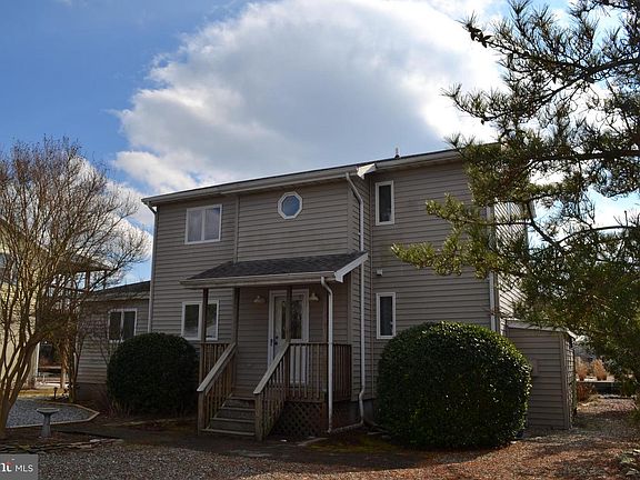 3rd image of 404 Victoria Dr