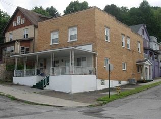 700 6th St, Ellwood City, PA 16117