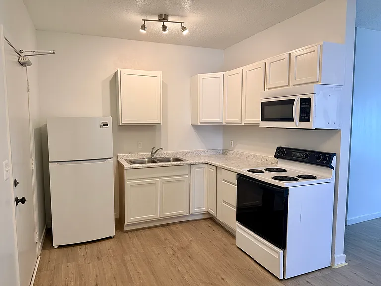 3738 Chicago Ave #3 — Photo 3