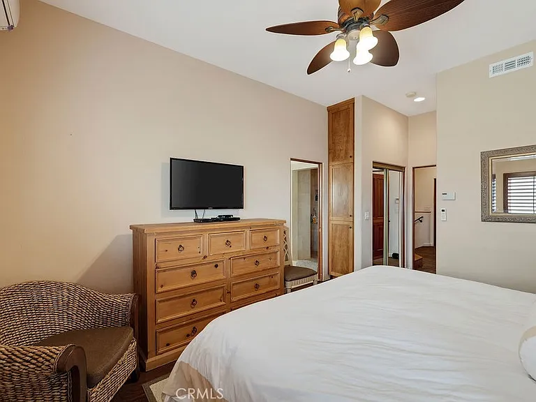 817 Monterey Blvd — Photo 22