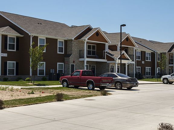 2nd image of 3201 N Campus Dr #17918299