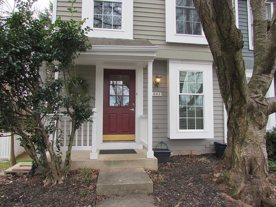 1663 Poplar Grove Dr