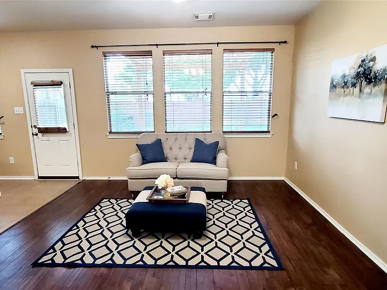 5606 Claybeck Ln — Photo 4