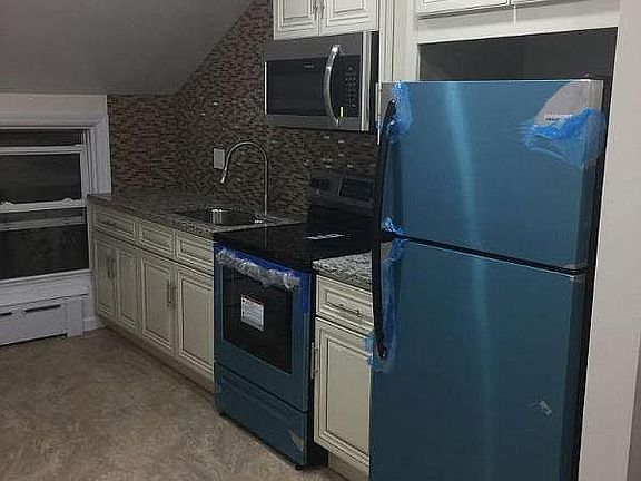 2nd image of 8425 Midland Pkwy