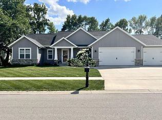 W5805 Hoelzel Way, Appleton, WI 54915