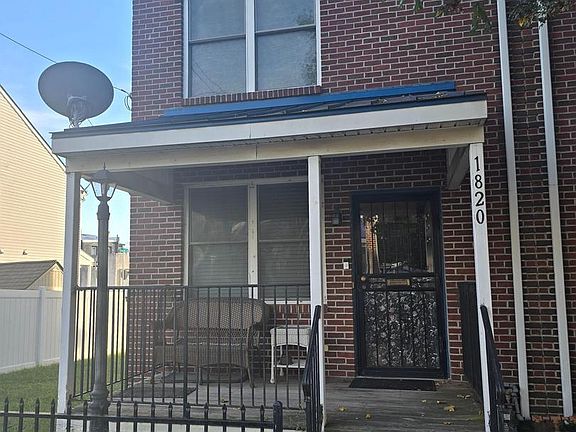 3rd image of 1820 Wilmot St