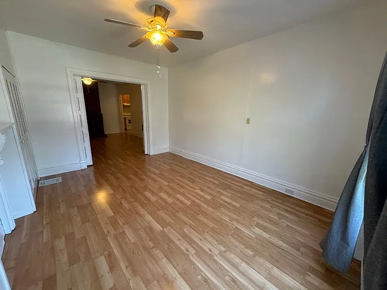 5526 Howe Street — Photo 6