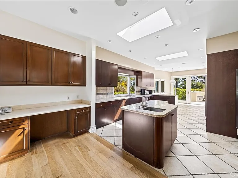 1625 Loma Vista Dr — Photo 26