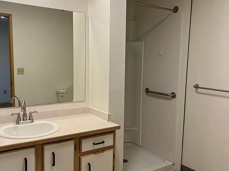 975 Aberdeen Ave NE #B102 — Photo 14