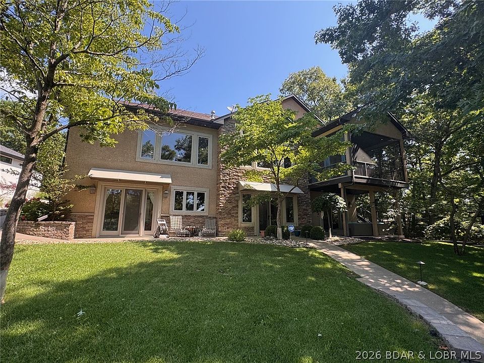 1st image of 720 Via Del Lago Dr