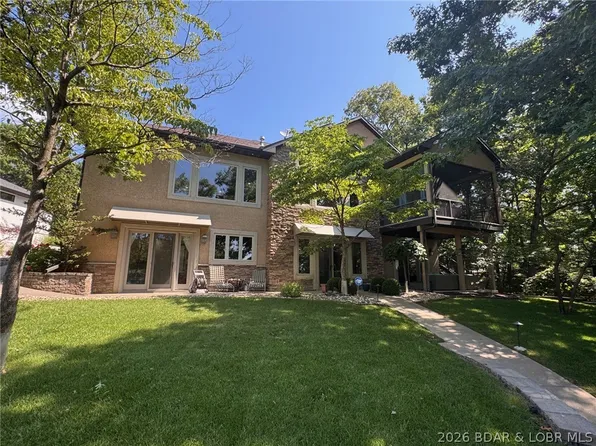 720 Via Del Lago Dr, Sunrise Beach, MO 65079