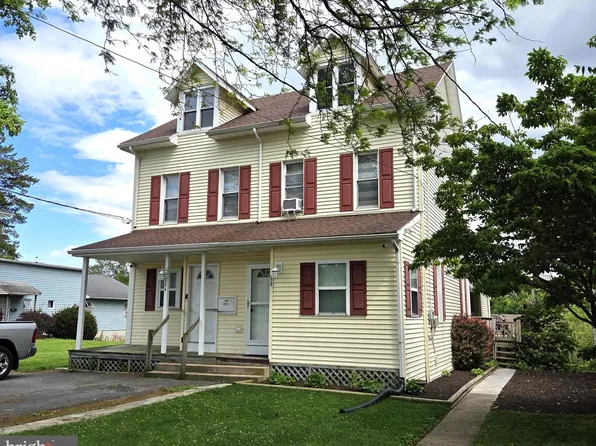 225 N Church St, Robesonia, PA 19551