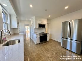 14 Hooper St, Dorchester Center, MA